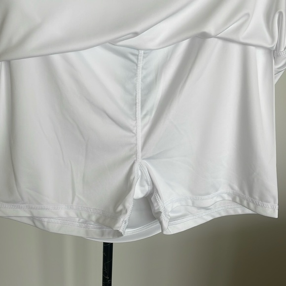 NWT IRONWOOD WHITE SKORT - Picture 2 of 5